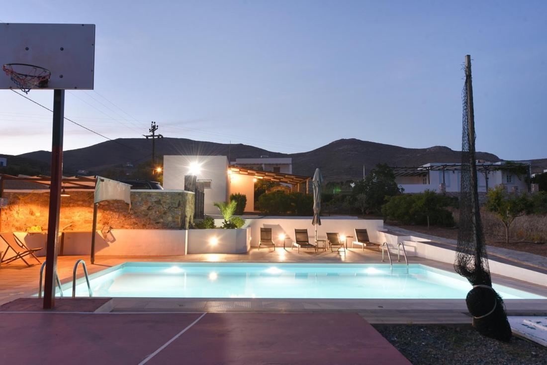 Flora'S Beach And Pool Villa In Syros Liaropa Екстер'єр фото