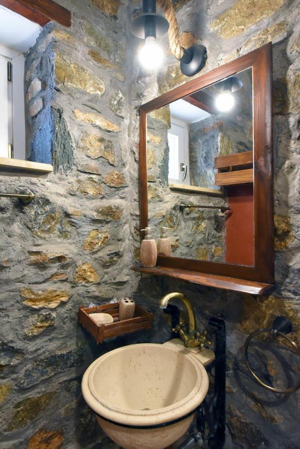 Flora'S Beach And Pool Villa In Syros Liaropa Екстер'єр фото