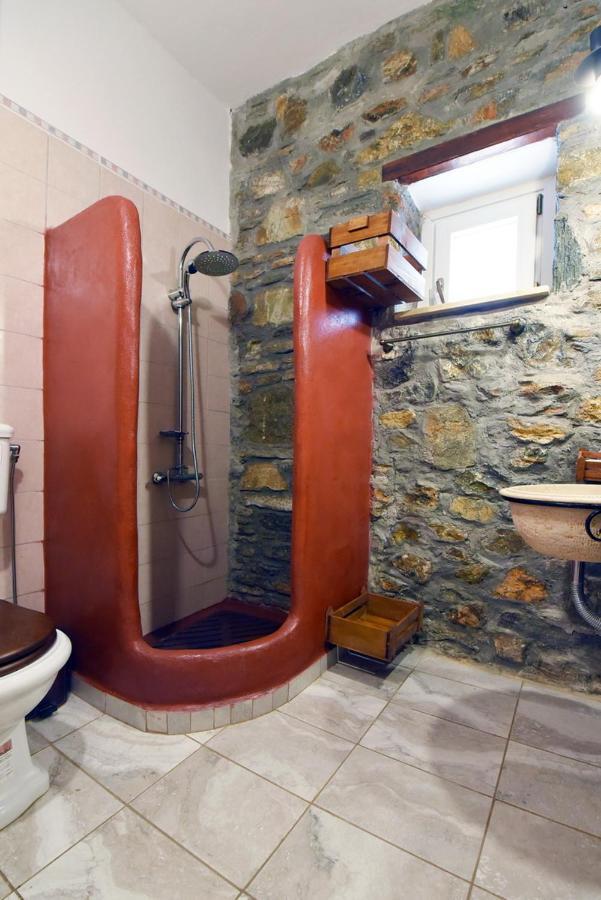 Flora'S Beach And Pool Villa In Syros Liaropa Екстер'єр фото