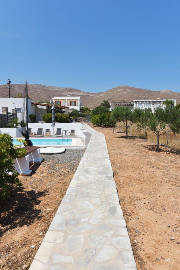 Flora'S Beach And Pool Villa In Syros Liaropa Екстер'єр фото